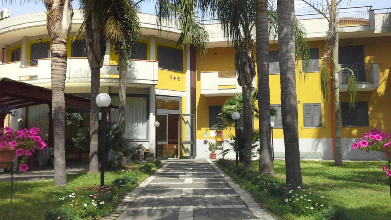 Oasi Park Hotel Mascali Bagian luar foto