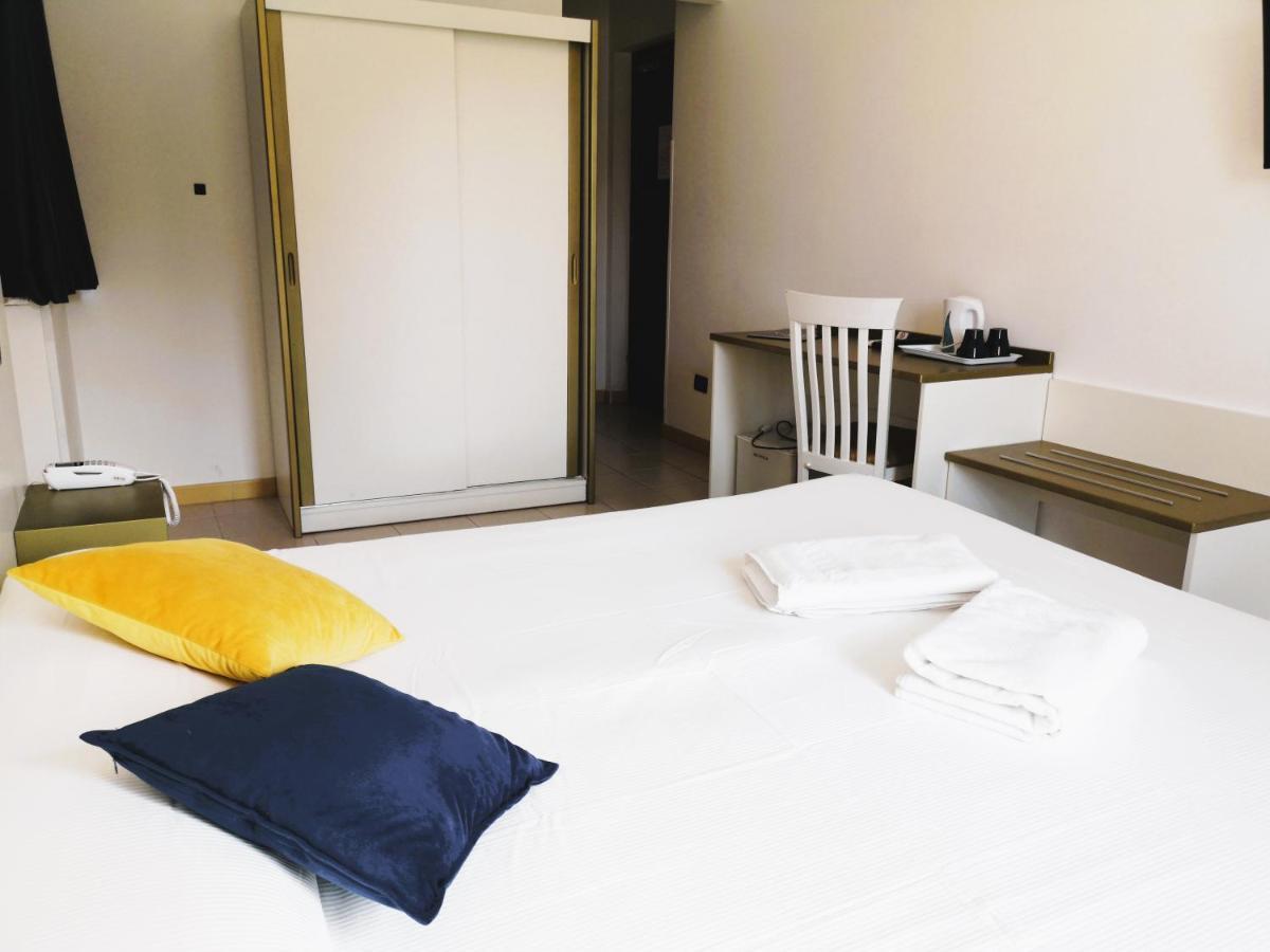 Oasi Park Hotel Mascali Bagian luar foto