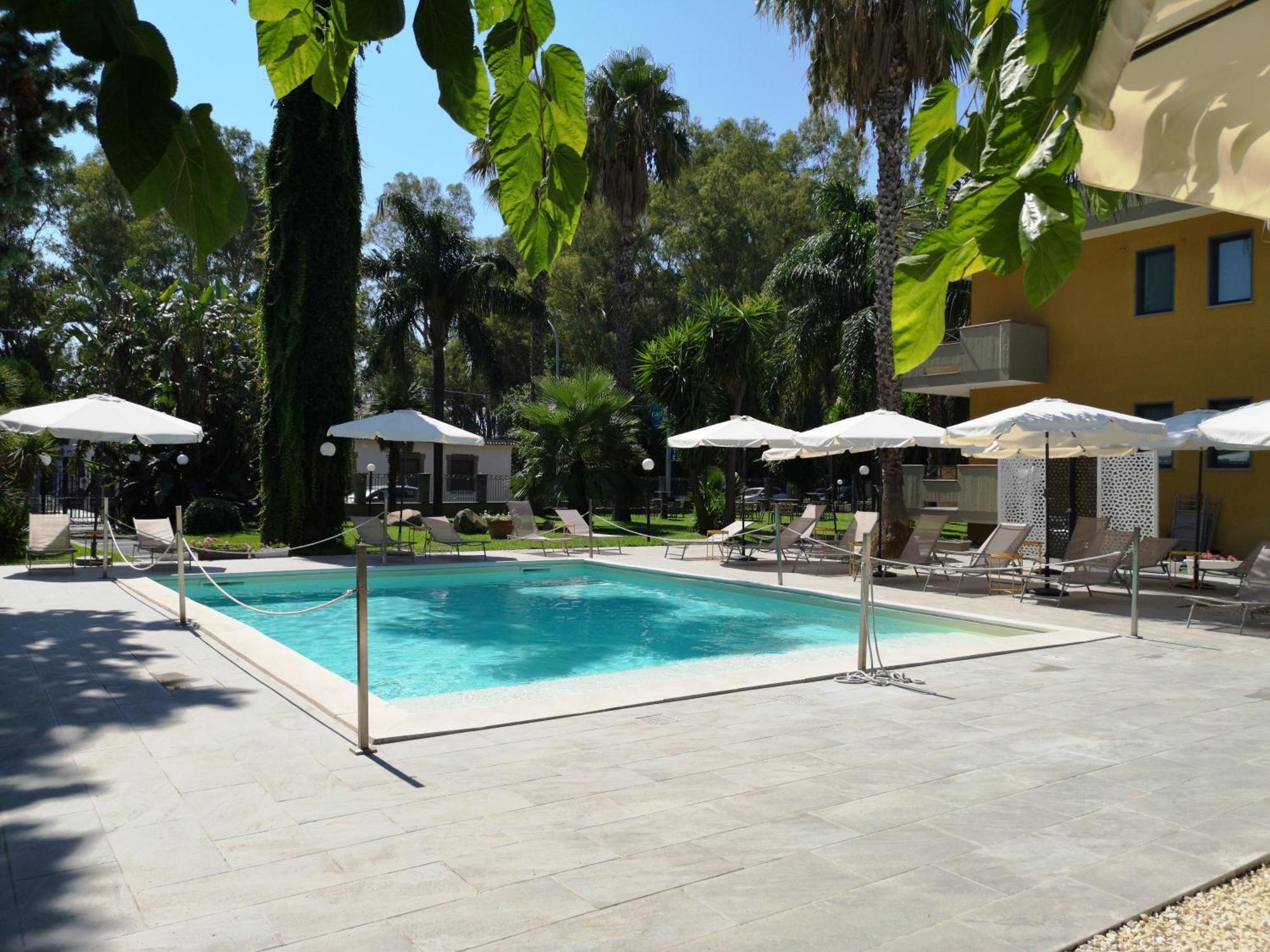 Oasi Park Hotel Mascali Bagian luar foto