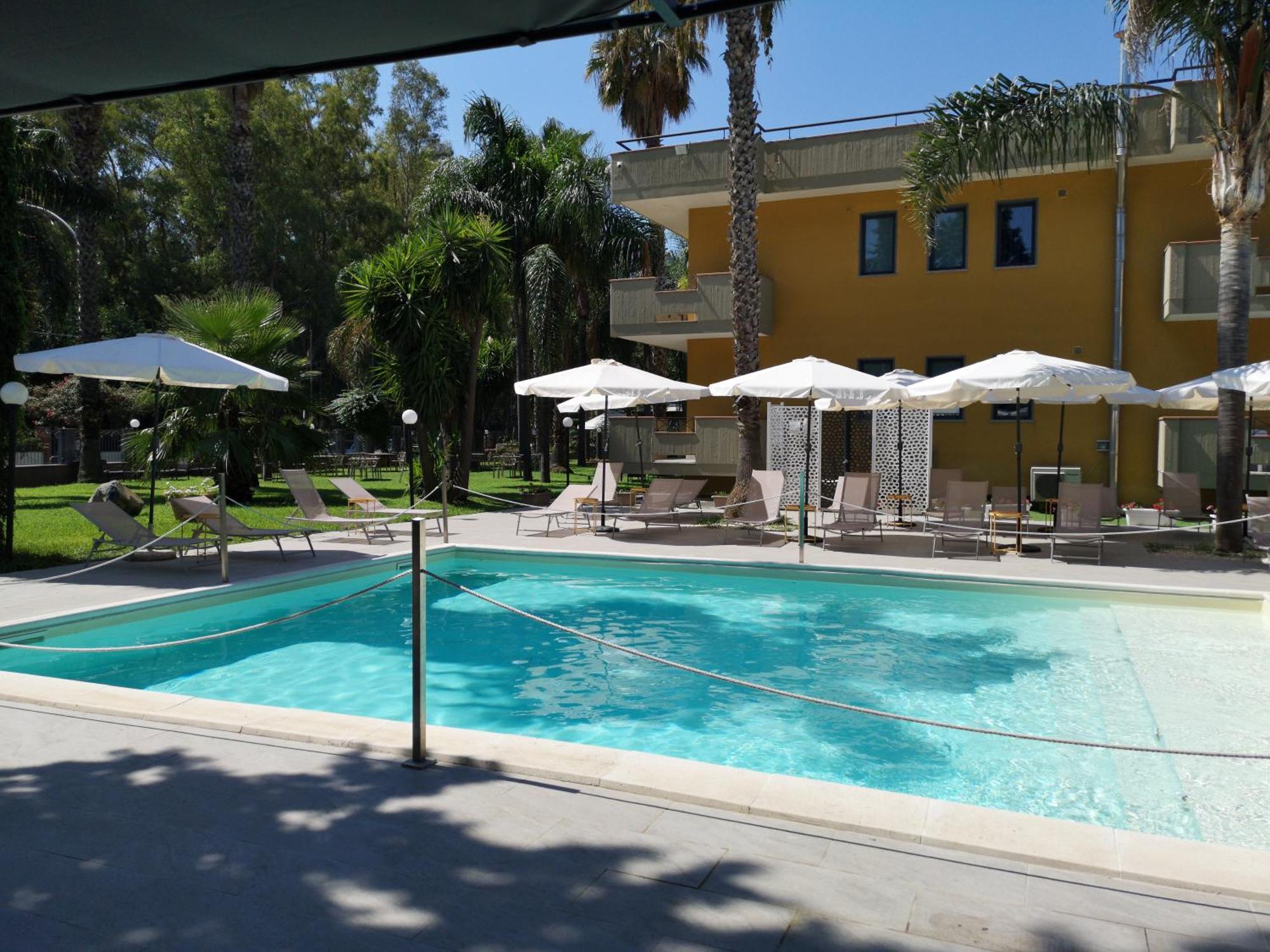 Oasi Park Hotel Mascali Bagian luar foto