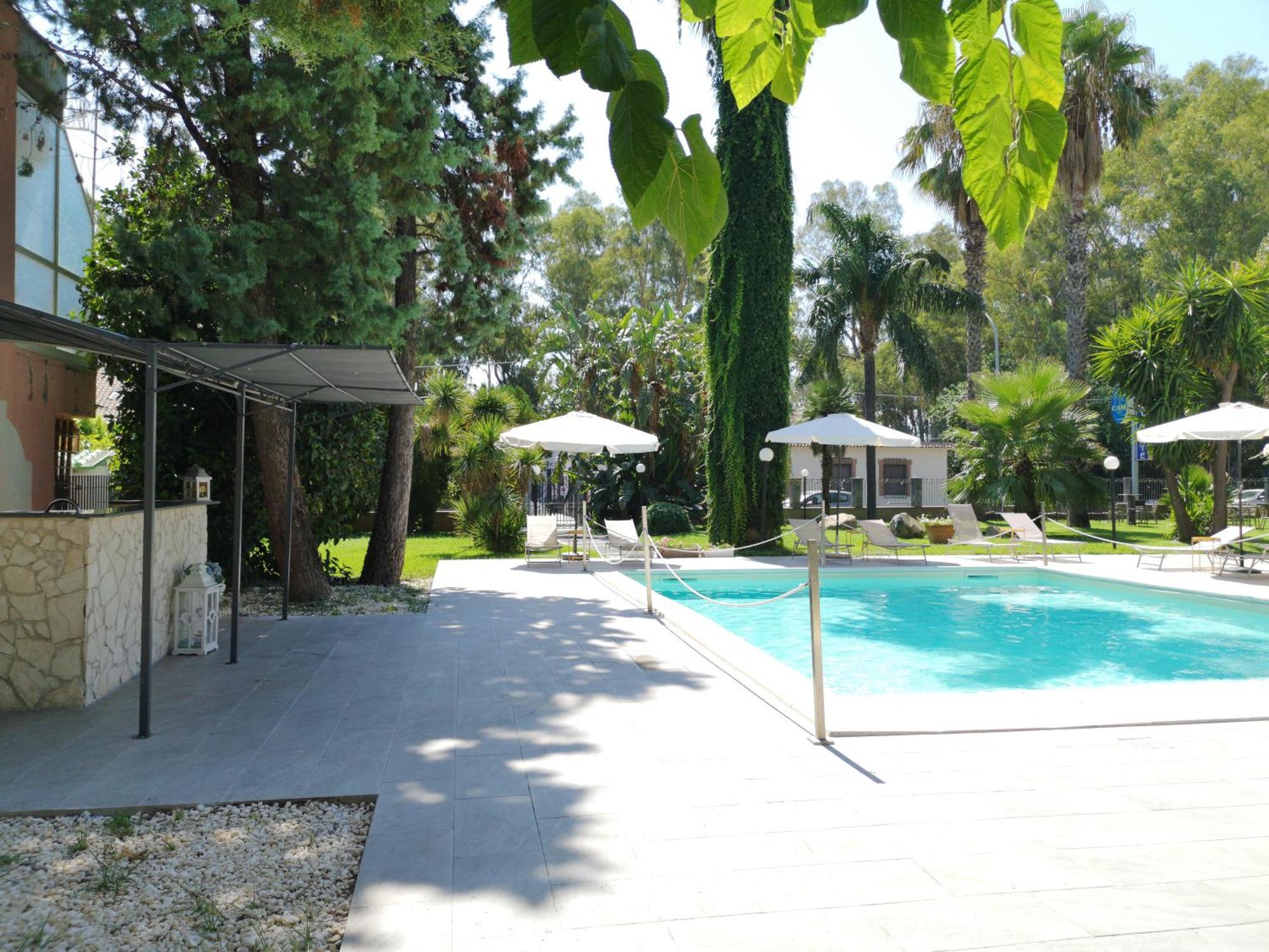 Oasi Park Hotel Mascali Bagian luar foto