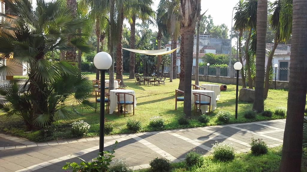 Oasi Park Hotel Mascali Bagian luar foto